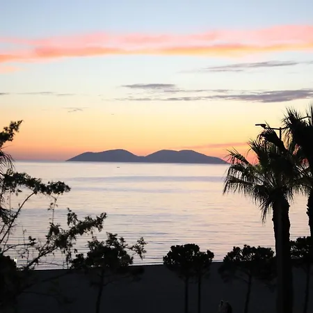 ホテル Imperial Visar Kaninë