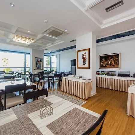 ホテル Imperial Visar Kaninë