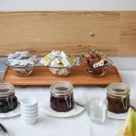 Imperial Visar Kaninë