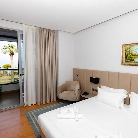 Imperial 4*